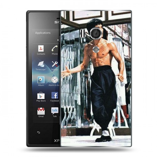 Дизайнерский пластиковый чехол для Sony Xperia acro S Брюс Ли