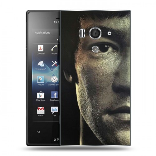 Дизайнерский пластиковый чехол для Sony Xperia acro S Брюс Ли