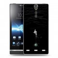 Дизайнерский пластиковый чехол для Sony Xperia S Черно и кратко