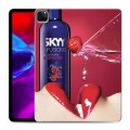 Дизайнерский пластиковый чехол для Ipad Pro 12.9 (2020) Skyy Vodka